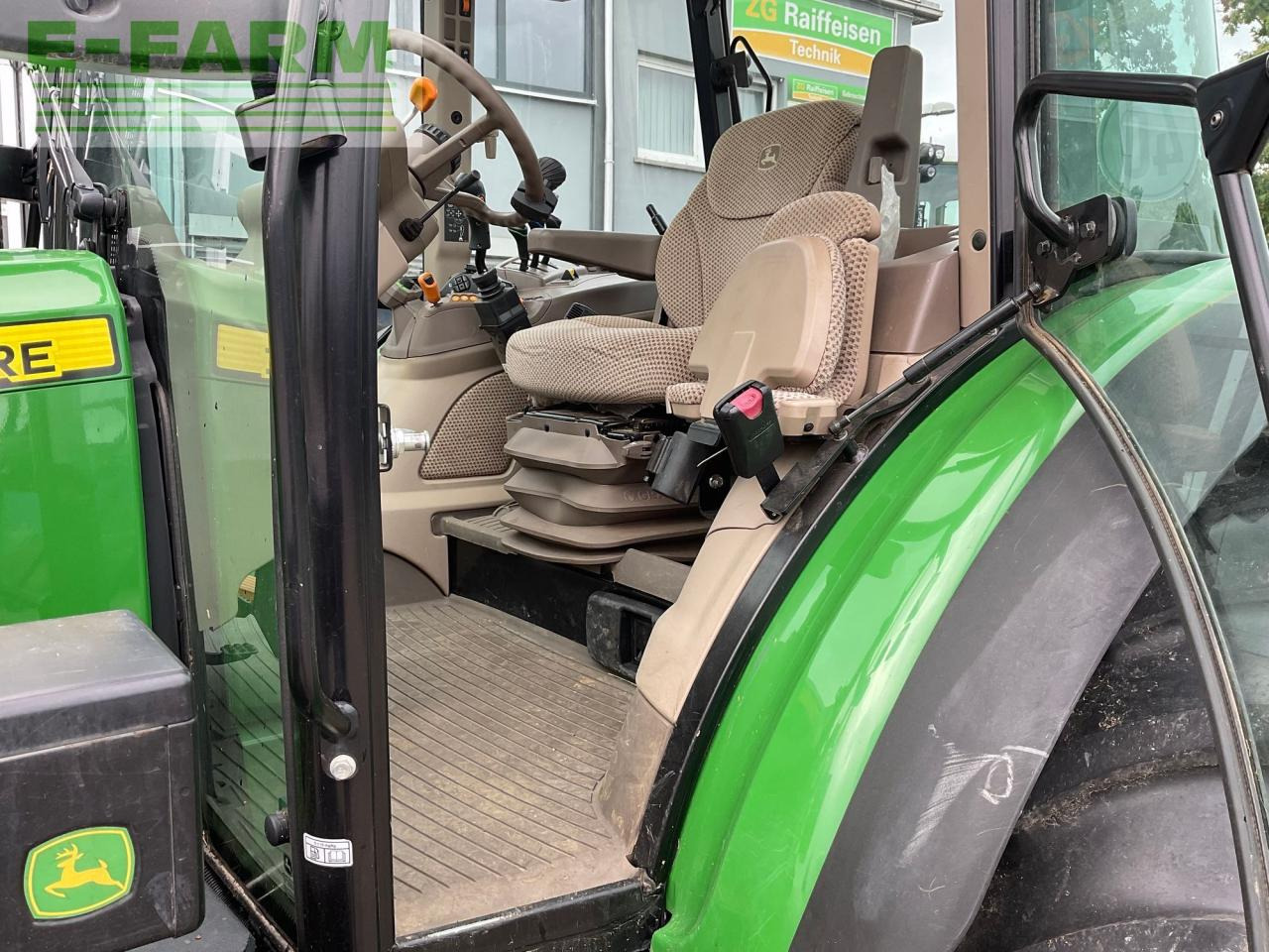 Farm tractor John Deere 5090R: picture 8 Farm tractor John Deere 5090R: picture 8