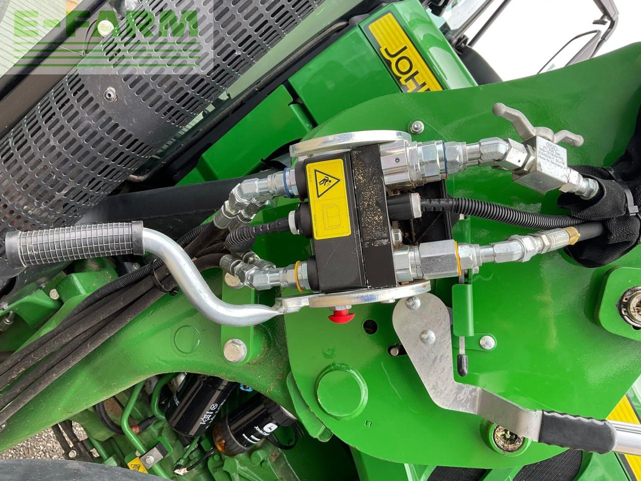 Farm tractor John Deere 5090R: picture 17 Farm tractor John Deere 5090R: picture 17