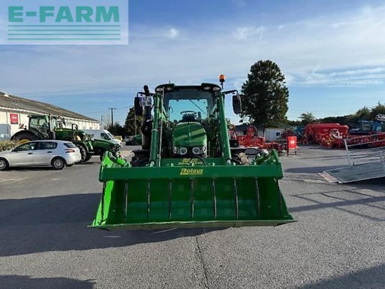 John Deere 6100m - Farm tractor: picture 2 John Deere 6100m - Farm tractor: picture 2