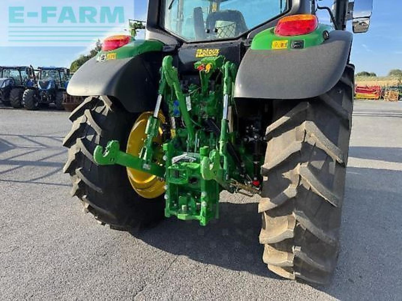 John Deere 6100m - Farm tractor: picture 5 John Deere 6100m - Farm tractor: picture 5