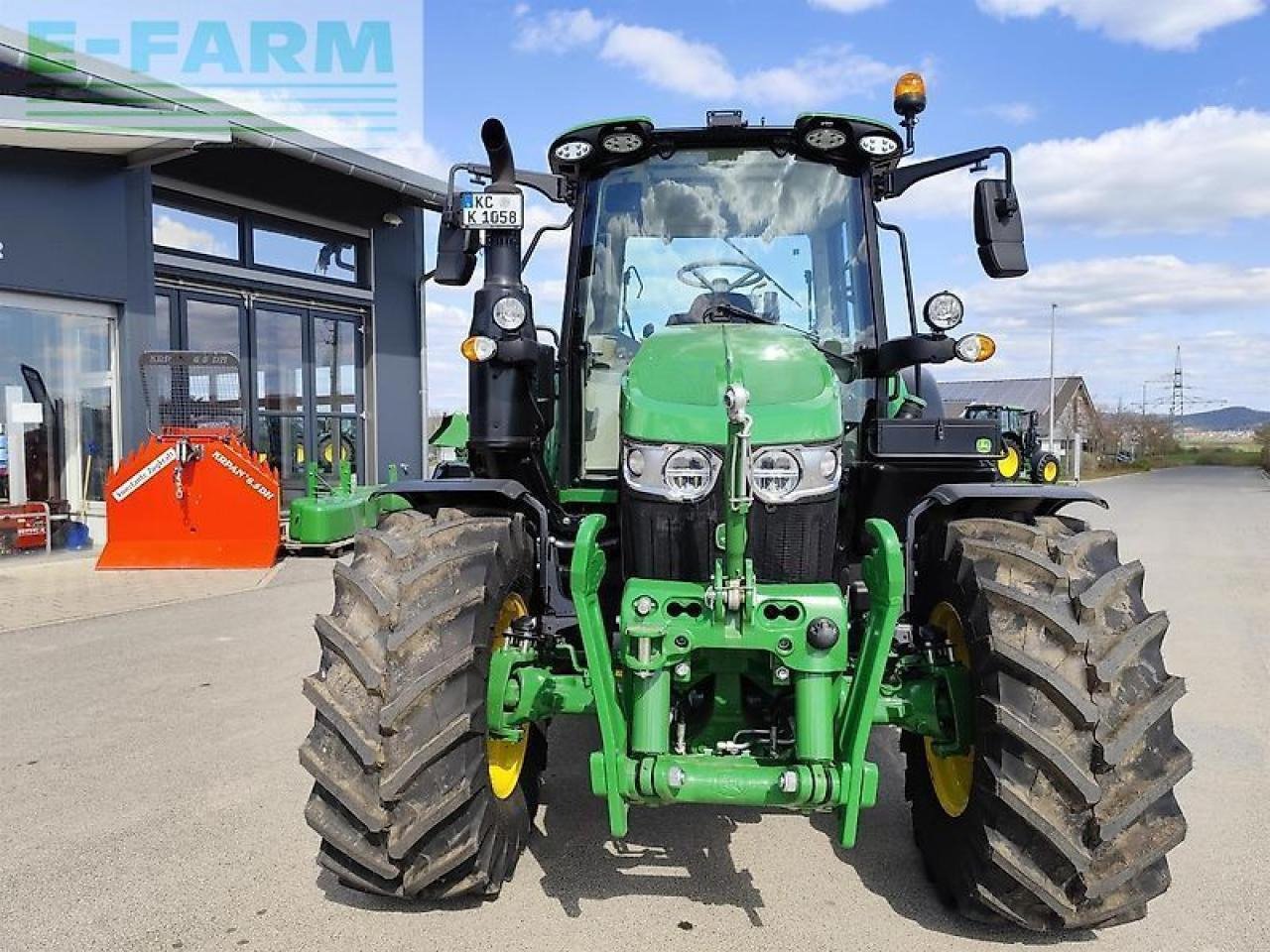 John Deere 6100m - Farm tractor: picture 2 John Deere 6100m - Farm tractor: picture 2