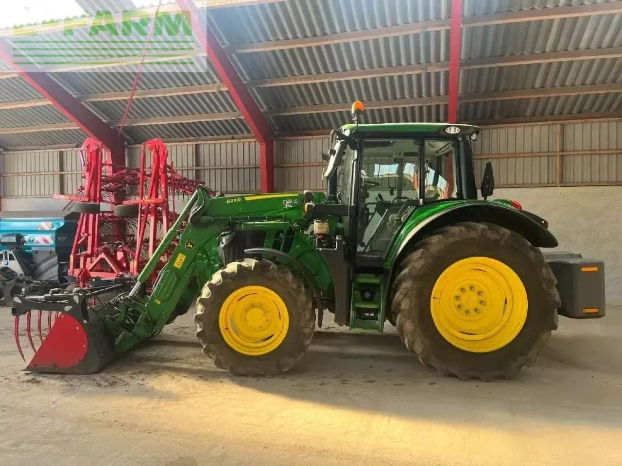 John Deere 6120 m - Farm tractor: picture 2 John Deere 6120 m - Farm tractor: picture 2