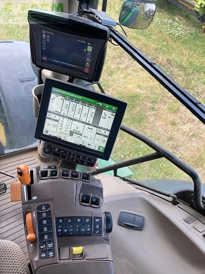 Farm tractor John Deere 6250r: picture 9