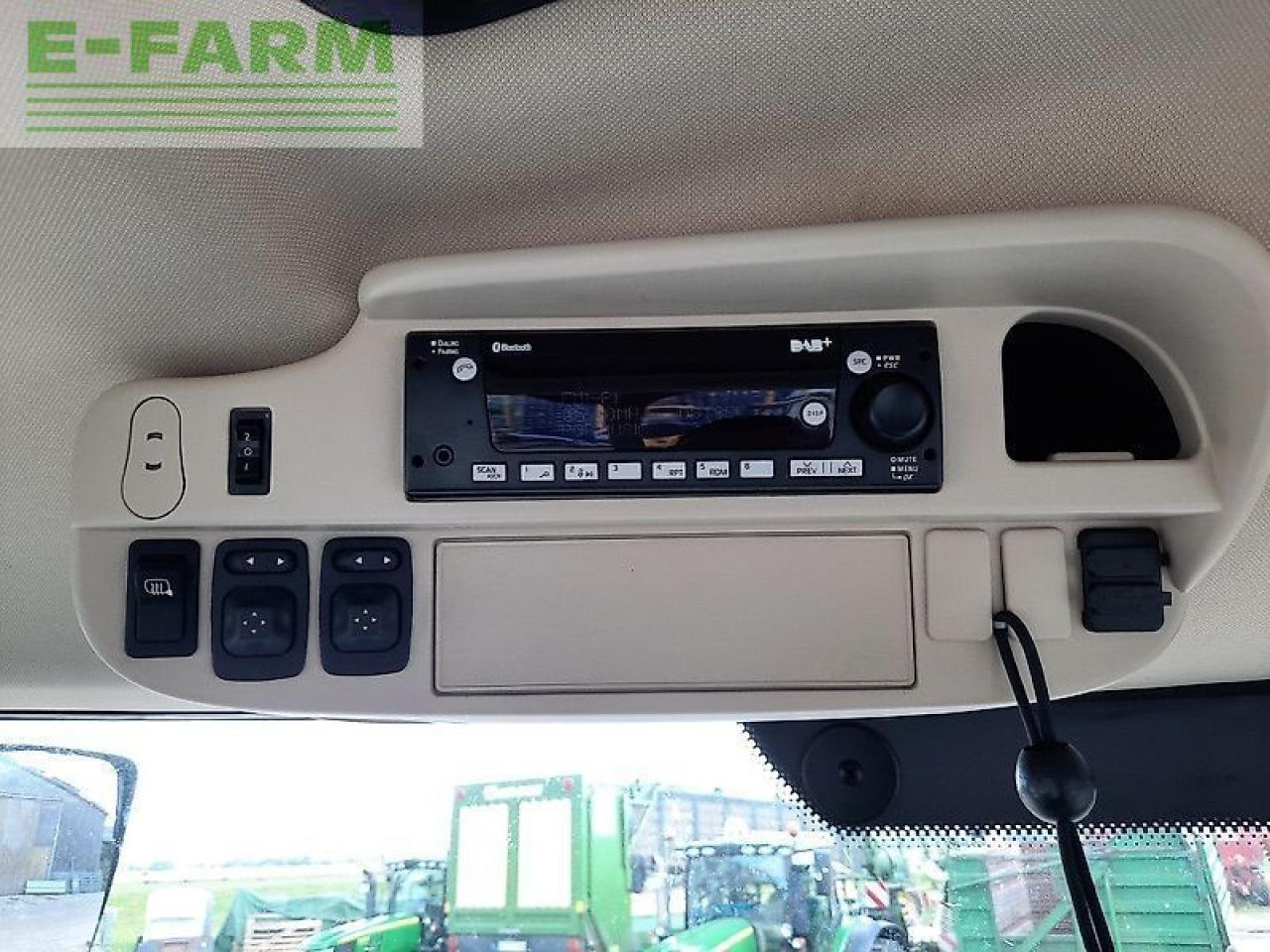 John Deere 6250r - Farm tractor: picture 3 John Deere 6250r - Farm tractor: picture 3