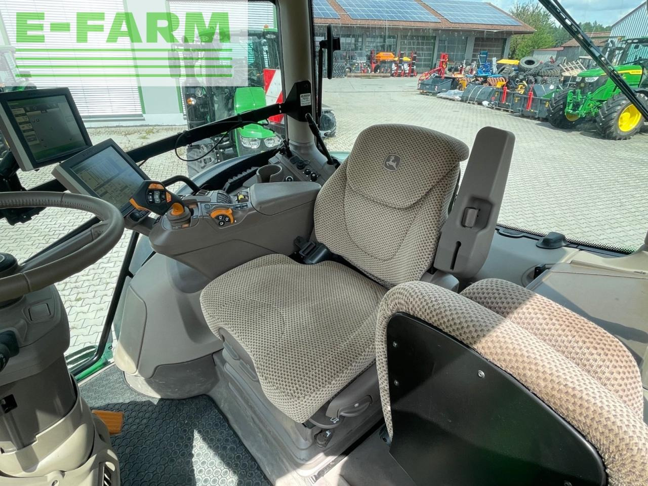 Farm tractor John Deere 6r 215: picture 11