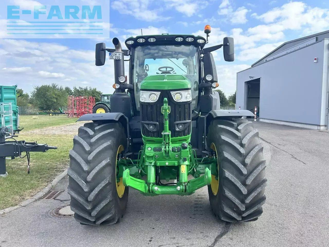 John Deere 6r 250 - Farm tractor: picture 3 John Deere 6r 250 - Farm tractor: picture 3