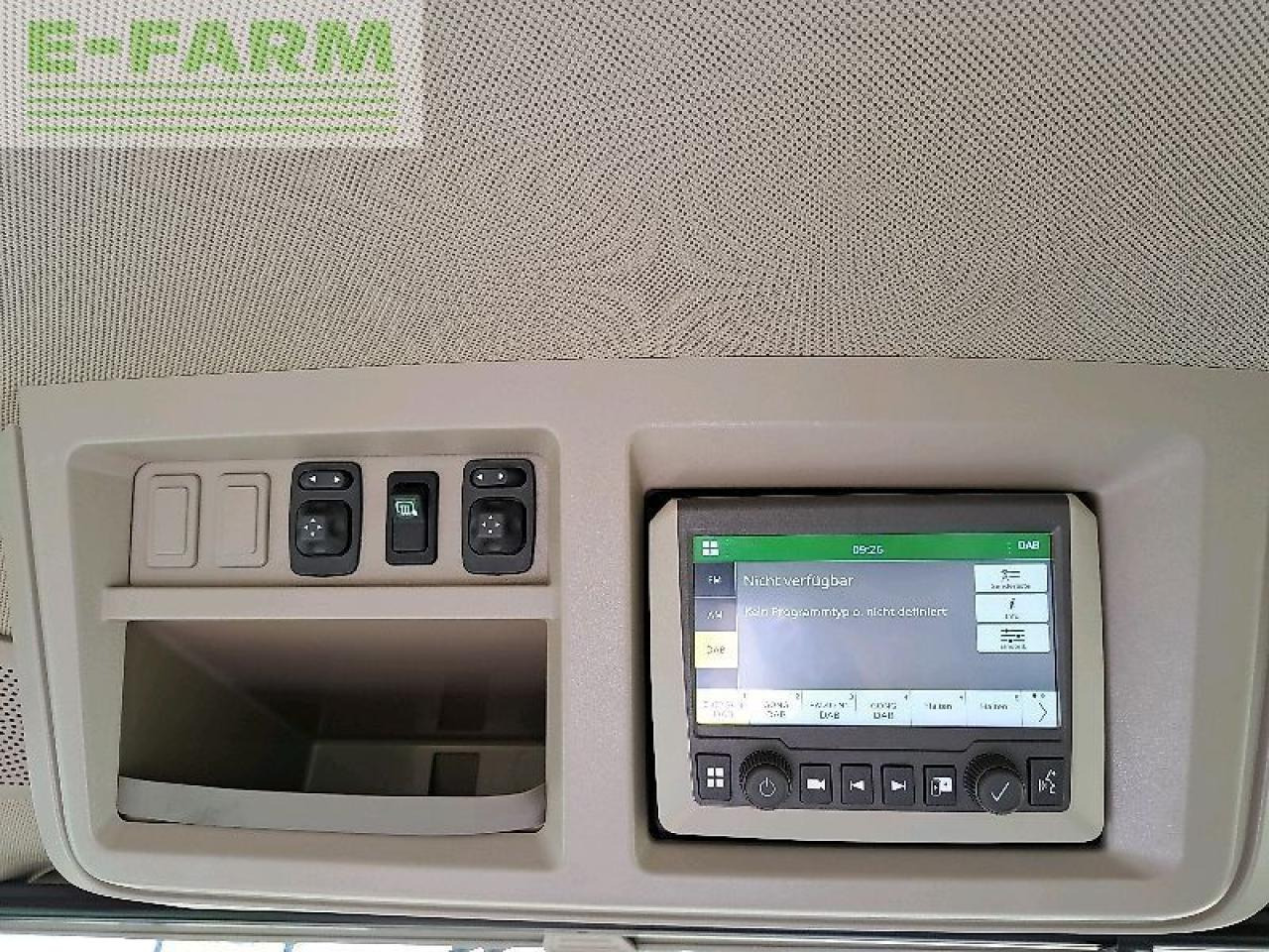 Farm tractor John Deere 7r 310 e23: picture 17