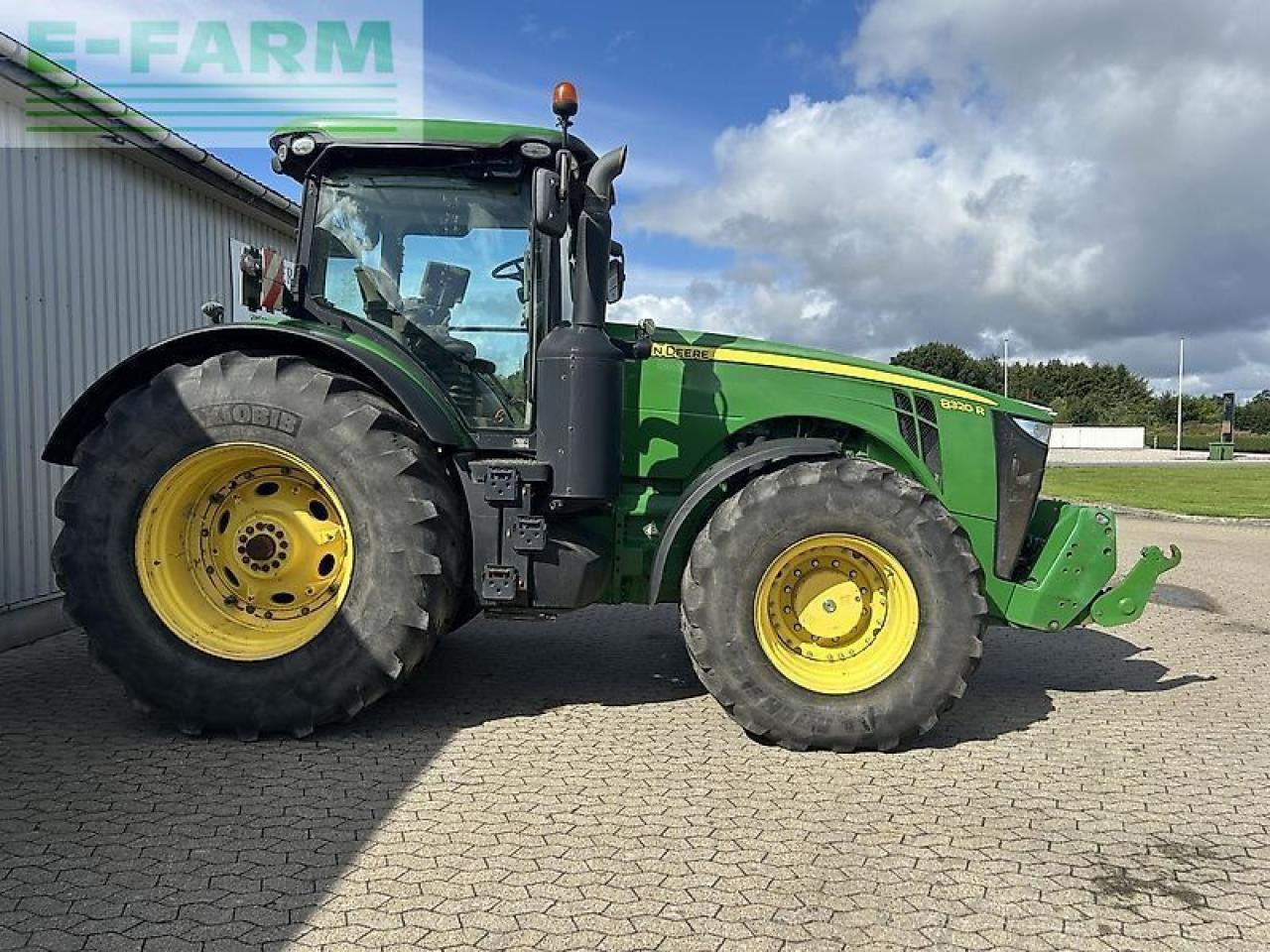 Farm tractor John Deere 8320r: picture 11 Farm tractor John Deere 8320r: picture 11