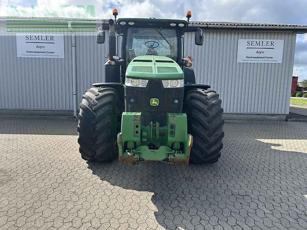 Farm tractor John Deere 8320r: picture 9 Farm tractor John Deere 8320r: picture 9