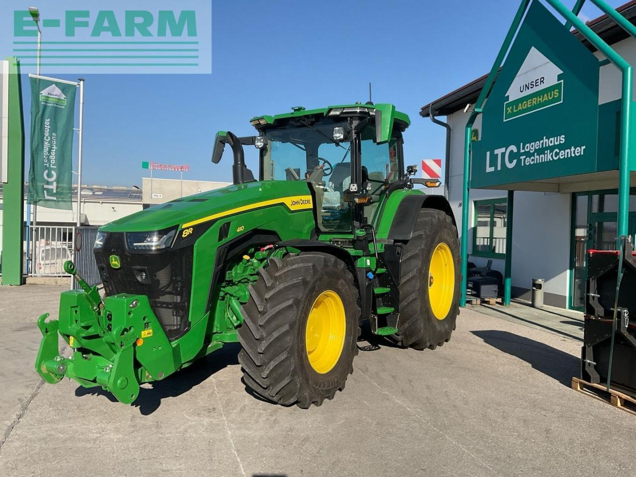 John Deere 8R 410 - Farm tractor: picture 1 John Deere 8R 410 - Farm tractor: picture 1