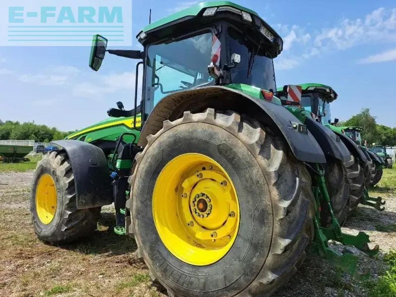 John Deere 8r 410 - Farm tractor: picture 3 John Deere 8r 410 - Farm tractor: picture 3