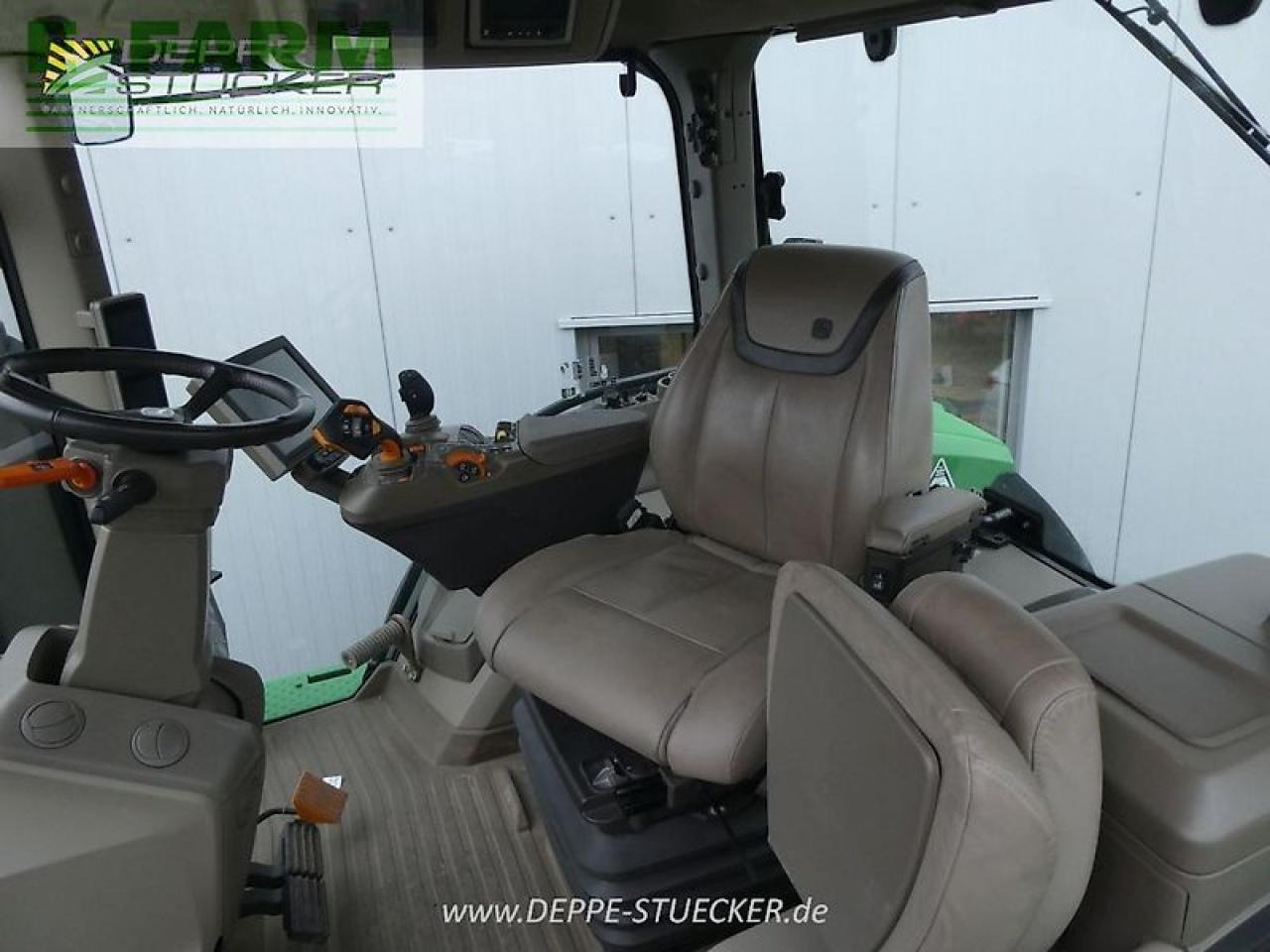 Farm tractor John Deere 8r370 autotrac: picture 7