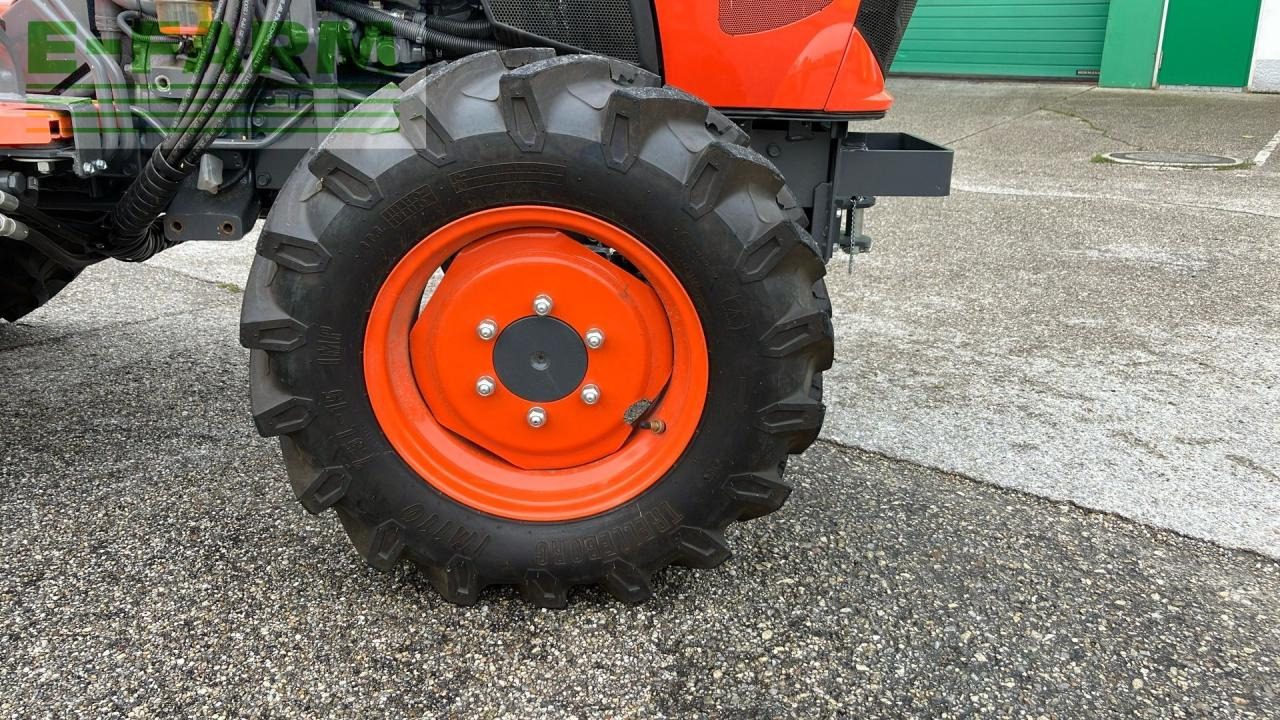 Farm tractor Kubota L1-382: picture 10