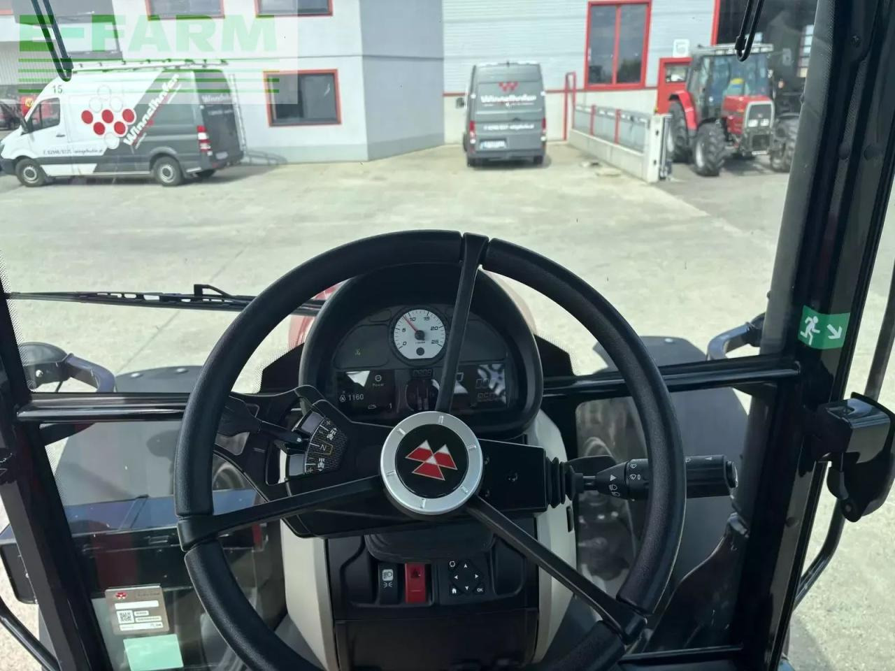Farm tractor Massey Ferguson 5711 m dyna 4 comfort: picture 26