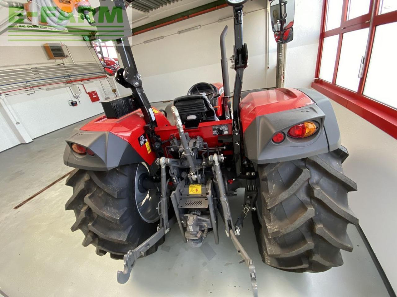 Farm tractor Massey Ferguson mf 4708 m plattform: picture 8