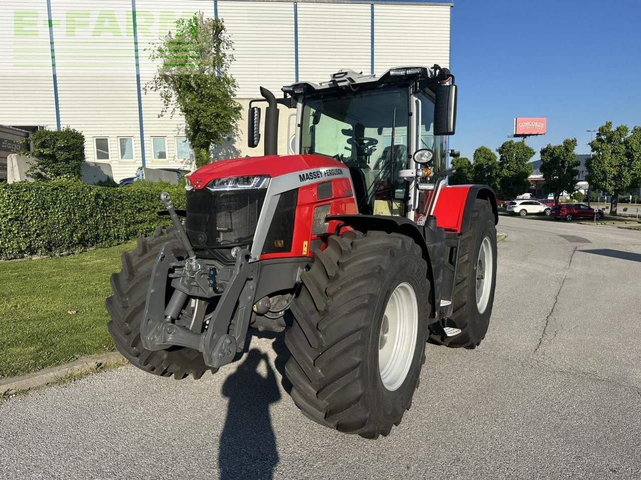 Massey Ferguson mf 8s.225 - Farm tractor: picture 1 Massey Ferguson mf 8s.225 - Farm tractor: picture 1