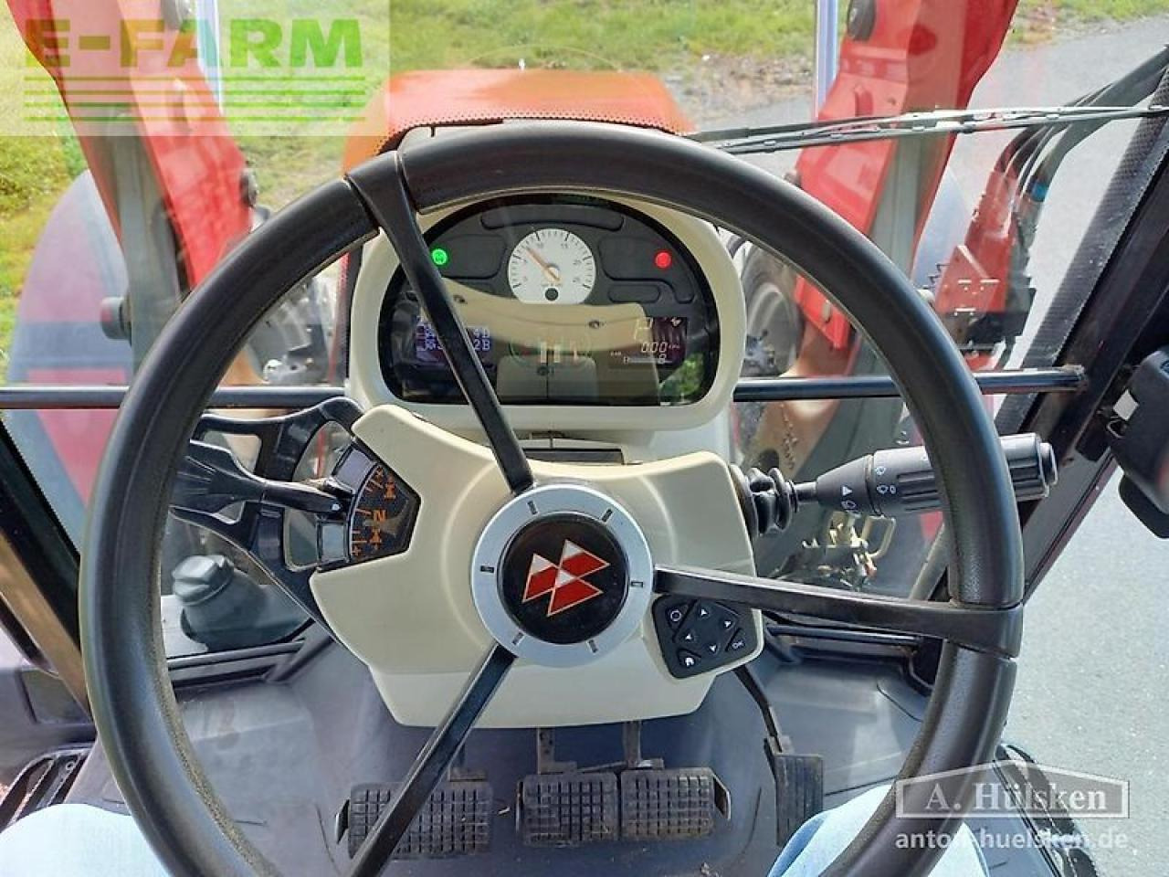 Farm tractor Massey Ferguson mf5611dyna4: picture 15