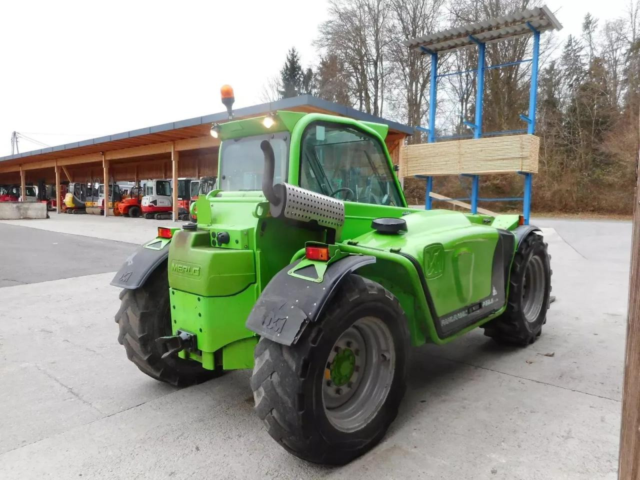 Merlo p32.6 plus ( 2,15 hoch 2,05 breit ) 40 km/h - Telescopic handler: picture 4 Merlo p32.6 plus ( 2,15 hoch 2,05 breit ) 40 km/h - Telescopic handler: picture 4