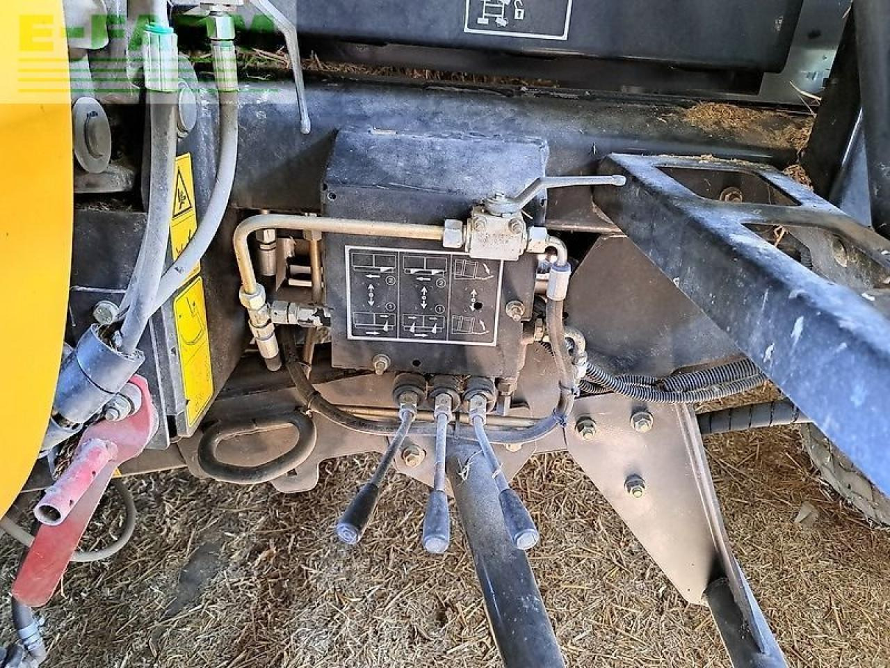 Square baler New Holland bb 1290 r: picture 12 Square baler New Holland bb 1290 r: picture 12