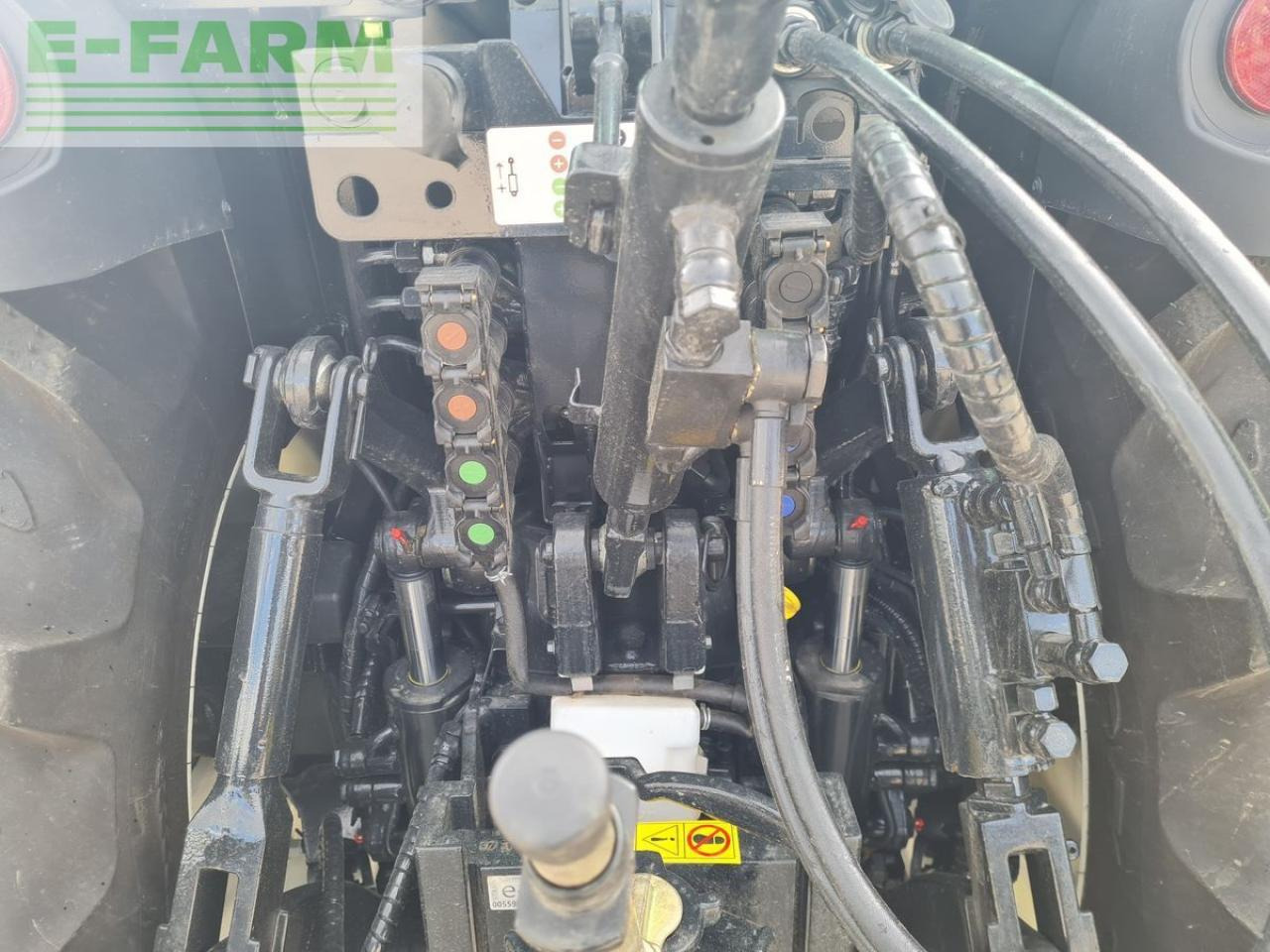 Farm tractor New Holland t4.100 f (stage v) F: picture 6