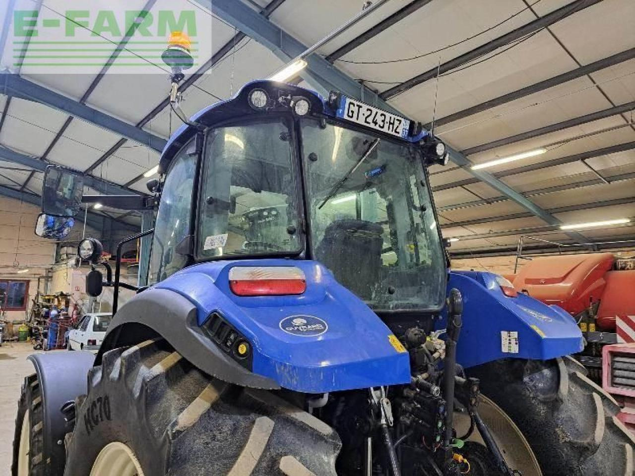 Farm tractor New Holland t5.110: picture 7
