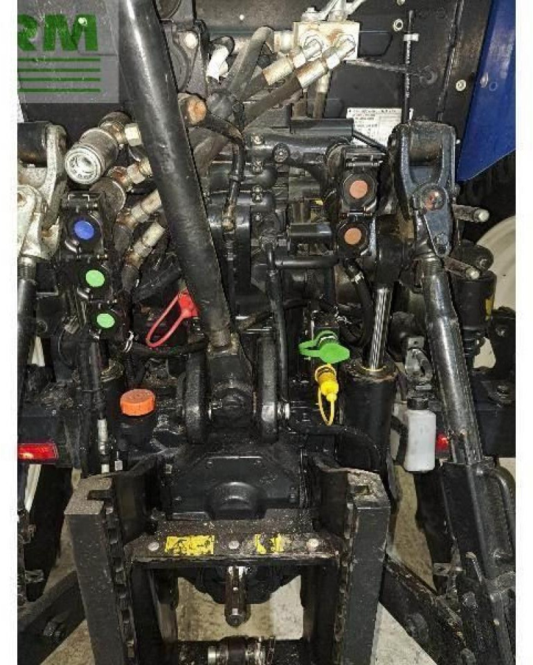 Farm tractor New Holland t5.110: picture 11