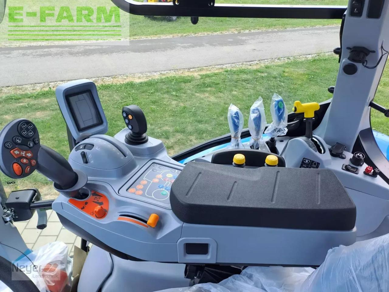 New Holland t5.120 dynamic command | basetec - Farm tractor: picture 3 New Holland t5.120 dynamic command | basetec - Farm tractor: picture 3