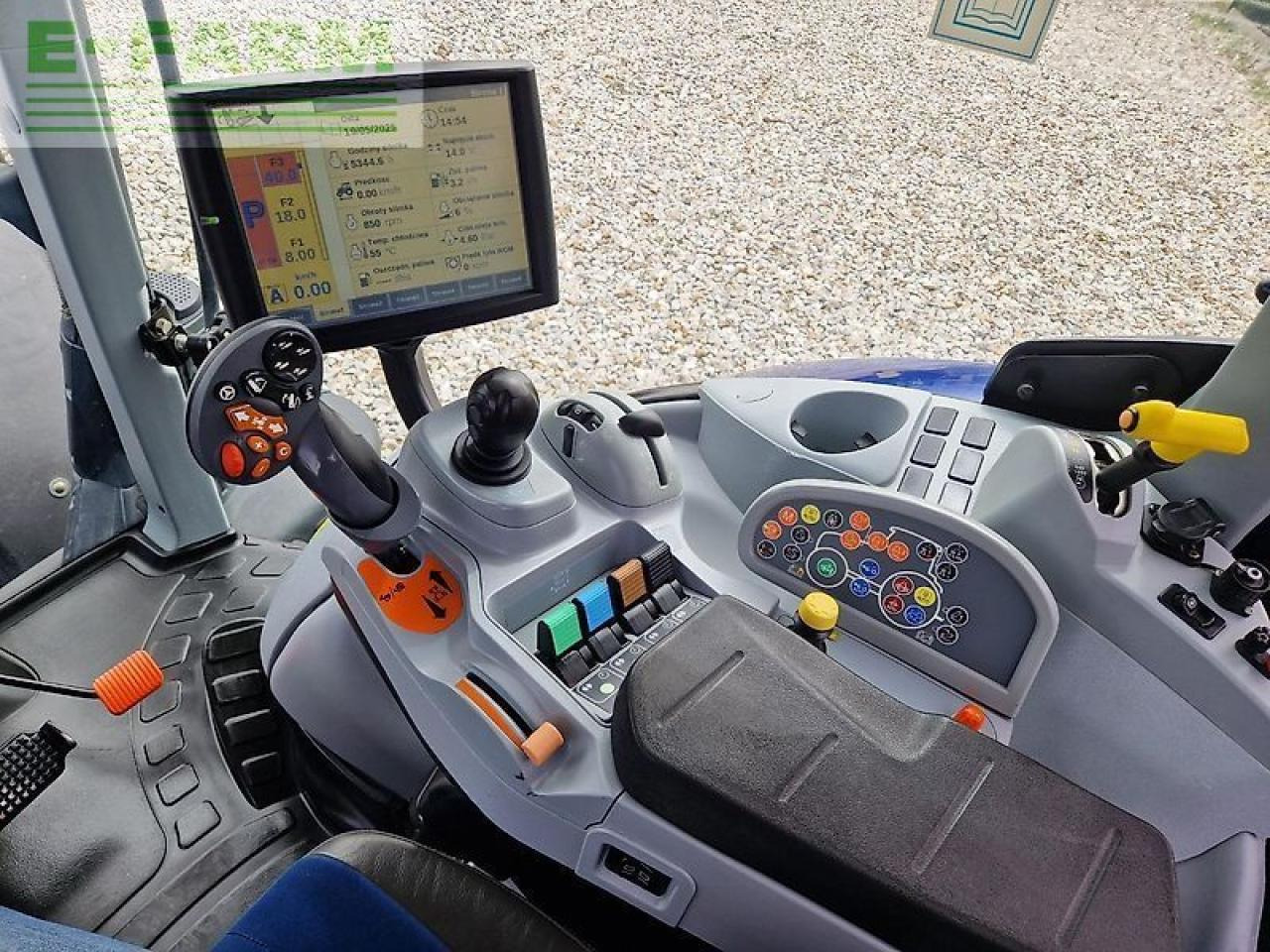 Farm tractor New Holland t7.225 autocommand blue power: picture 8