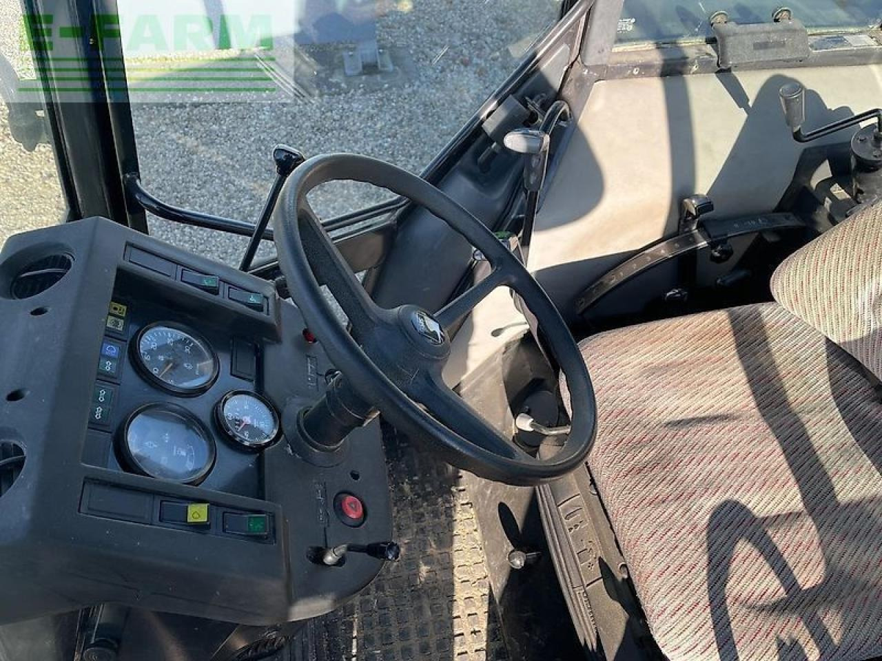 Farm tractor Valmet 365: picture 6