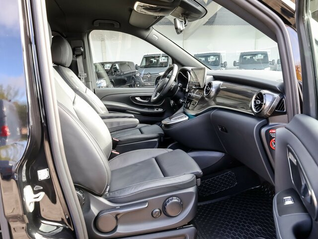 MERCEDES-BENZ EQV 300 Avantgarde Line,lang,7Sitze,2xKlima,LED... - Passenger van, Electric van: picture 5 MERCEDES-BENZ EQV 300 Avantgarde Line,lang,7Sitze,2xKlima,LED... - Passenger van, Electric van: picture 5