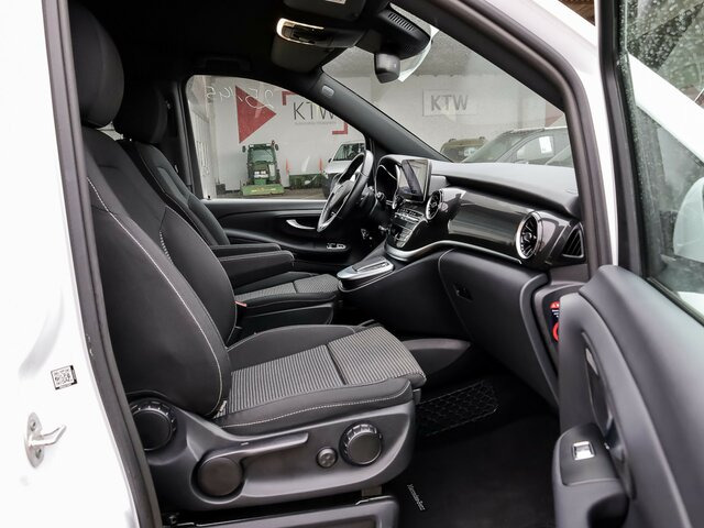 MERCEDES-BENZ EQV 300 lang,6Sitze,Liegepaket,Tisch,Schiebedach... - Passenger van, Electric van: picture 5 MERCEDES-BENZ EQV 300 lang,6Sitze,Liegepaket,Tisch,Schiebedach... - Passenger van, Electric van: picture 5