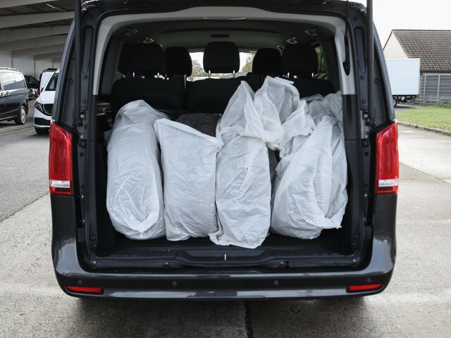 MERCEDES-BENZ EQV 300 lang,7Sitze,Schiebetür elektrisch,LED... - Passenger van, Electric van: picture 2 MERCEDES-BENZ EQV 300 lang,7Sitze,Schiebetür elektrisch,LED... - Passenger van, Electric van: picture 2