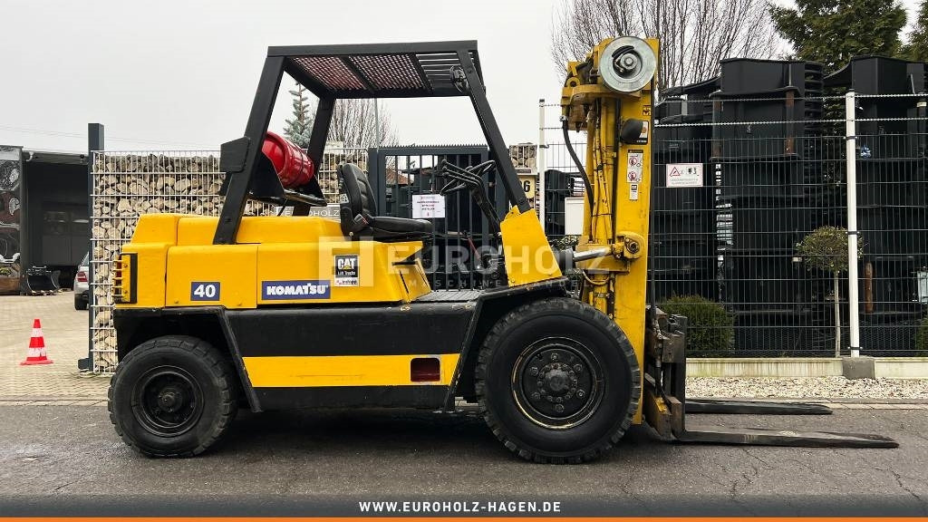 Komatsu FG 40, Stapler Triplex Seitenschieber Zusatzhydr. - LPG forklift: picture 3 Komatsu FG 40, Stapler Triplex Seitenschieber Zusatzhydr. - LPG forklift: picture 3