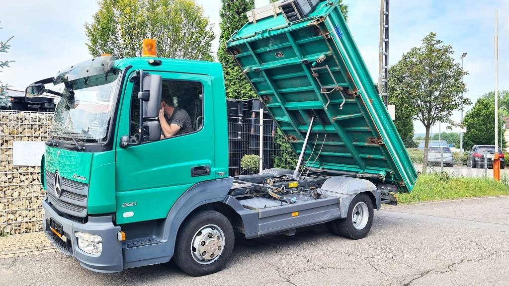 Mercedes-Benz Atego 821, 3-Seiten Meiller, Alubordwände, Kipper - Hook lift truck: picture 1 Mercedes-Benz Atego 821, 3-Seiten Meiller, Alubordwände, Kipper - Hook lift truck: picture 1