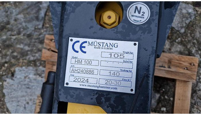 Mustang HM100 Hydraulikhammer - Hydraulic hammer: picture 5 Mustang HM100 Hydraulikhammer - Hydraulic hammer: picture 5
