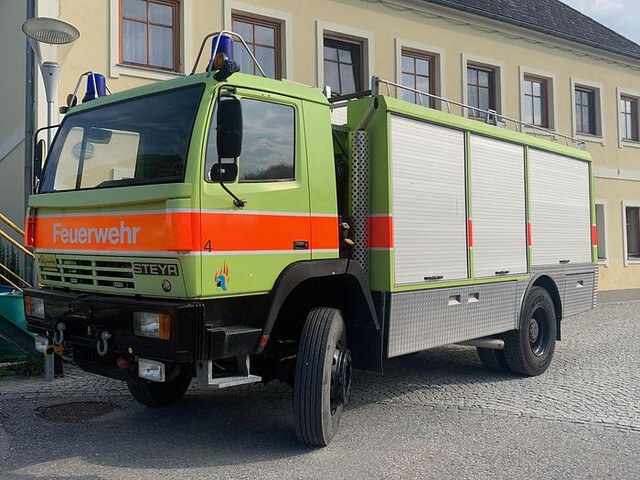 Steyr 15S31 4x4 Feuerwehrfahrzeug - Fire truck: picture 2 Steyr 15S31 4x4 Feuerwehrfahrzeug - Fire truck: picture 2