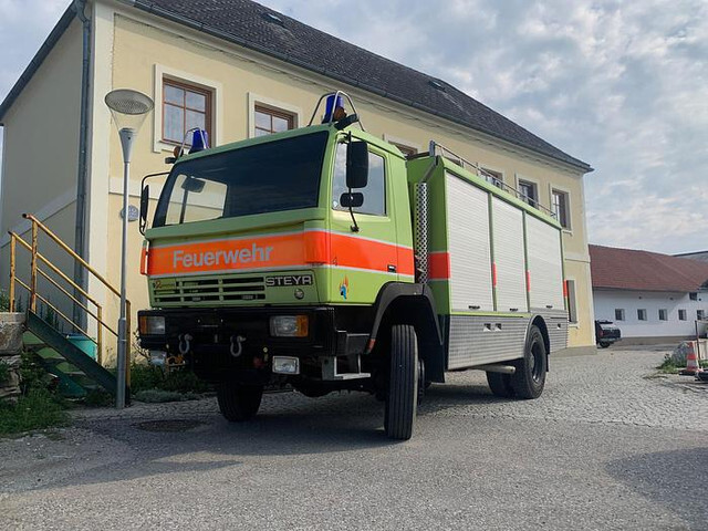 Steyr 15S31 4x4 Feuerwehrfahrzeug - Fire truck: picture 3 Steyr 15S31 4x4 Feuerwehrfahrzeug - Fire truck: picture 3