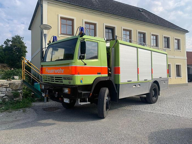 Steyr 15S31 4x4 Feuerwehrfahrzeug - Fire truck: picture 1 Steyr 15S31 4x4 Feuerwehrfahrzeug - Fire truck: picture 1
