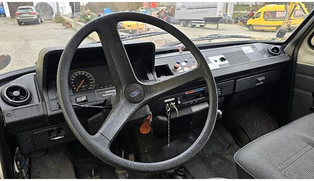 Van Ford Transit Feuerwehrauto: picture 10