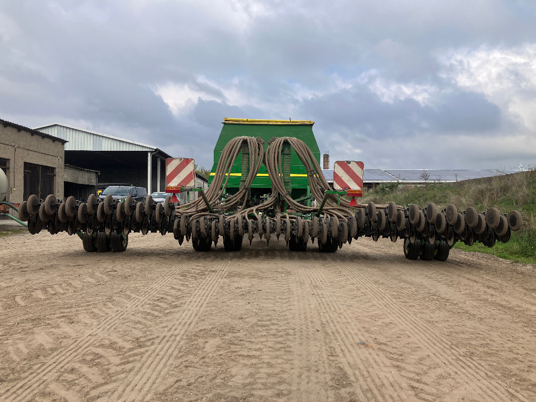 Seed drill John Deere 740 A: picture 7