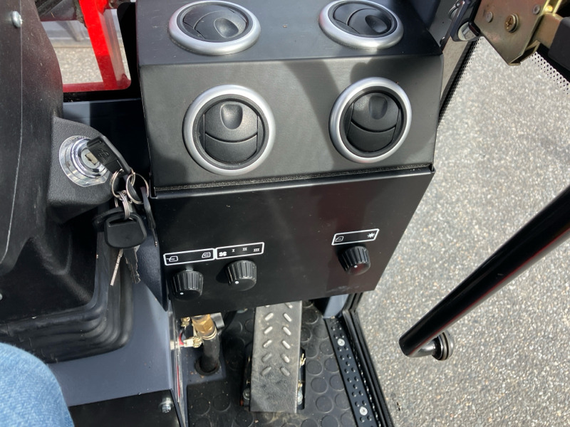 Toyo KU 826/ Radlader/ Hoflader/ Kompaktlader/... - Loader: picture 5 Toyo KU 826/ Radlader/ Hoflader/ Kompaktlader/... - Loader: picture 5