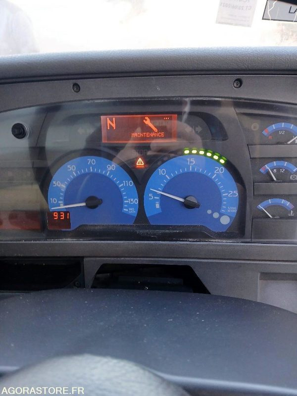 BALAYEUSE RENAULT MIDLUM 220 DCI - Road sweeper: picture 4 BALAYEUSE RENAULT MIDLUM 220 DCI - Road sweeper: picture 4