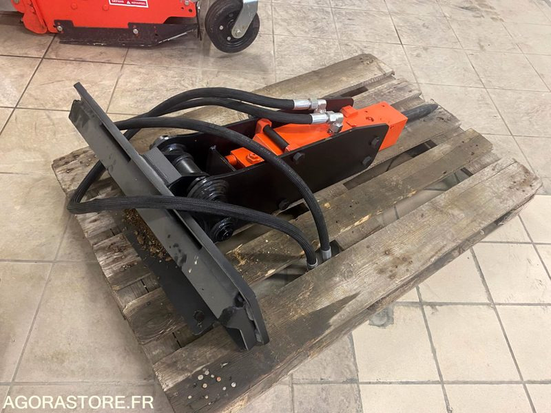 BRH - Brise Roche Hydraulique pour porte outils - Construction equipment: picture 1 BRH - Brise Roche Hydraulique pour porte outils - Construction equipment: picture 1