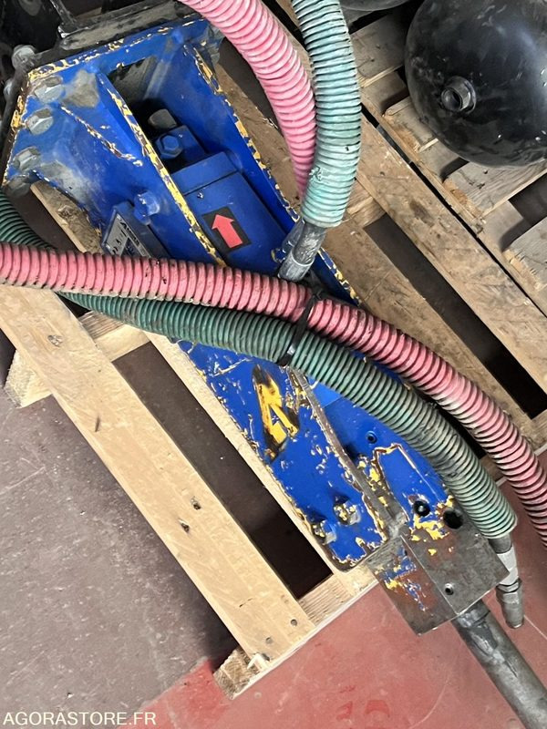 BRH brise roche hydraulique ARDEN AB0082DA - Année 2021 - Pour pelle de 1 à 3T - Construction equipment: picture 3 BRH brise roche hydraulique ARDEN AB0082DA - Année 2021 - Pour pelle de 1 à 3T - Construction equipment: picture 3