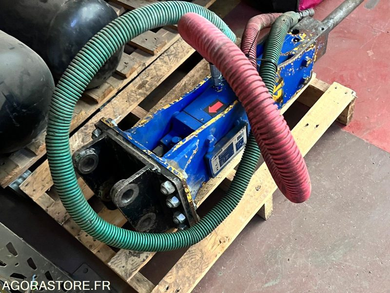 BRH brise roche hydraulique ARDEN AB0082DA - Année 2021 - Pour pelle de 1 à 3T - Construction equipment: picture 2 BRH brise roche hydraulique ARDEN AB0082DA - Année 2021 - Pour pelle de 1 à 3T - Construction equipment: picture 2