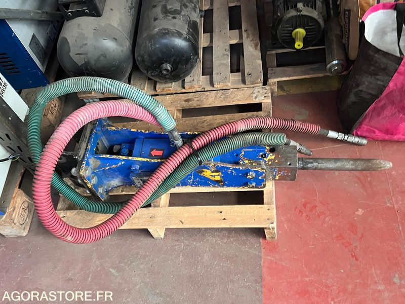 BRH brise roche hydraulique ARDEN AB0082DA - Année 2021 - Pour pelle de 1 à 3T - Construction equipment: picture 1 BRH brise roche hydraulique ARDEN AB0082DA - Année 2021 - Pour pelle de 1 à 3T - Construction equipment: picture 1