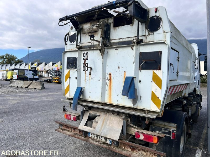 CAMION BALAYEUSE - RENAULT SCARAB MAJOR - 2004 - Road sweeper: picture 3 CAMION BALAYEUSE - RENAULT SCARAB MAJOR - 2004 - Road sweeper: picture 3
