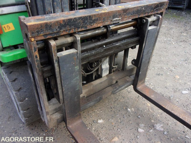 CHARIOT ÉLÉVATEUR 3 TONNES POSITIONNEUR DE FOURCHES ELECTRIQUE CESAB - Electric forklift: picture 4 CHARIOT ÉLÉVATEUR 3 TONNES POSITIONNEUR DE FOURCHES ELECTRIQUE CESAB - Electric forklift: picture 4