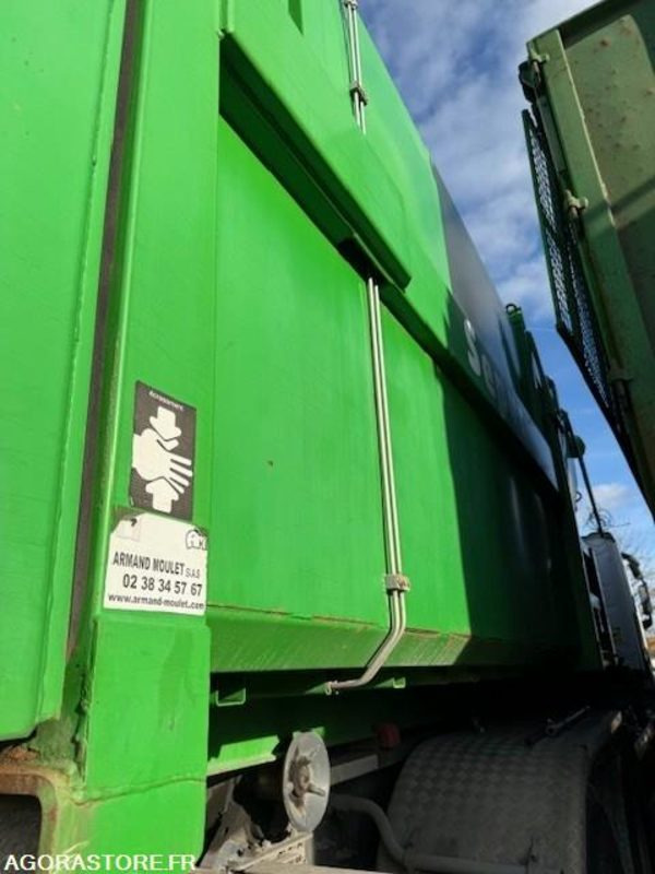 COMPACTEUR MONOBLOC EMBARQUE ARMAND MOULET - Tool/ Equipment: picture 5 COMPACTEUR MONOBLOC EMBARQUE ARMAND MOULET - Tool/ Equipment: picture 5