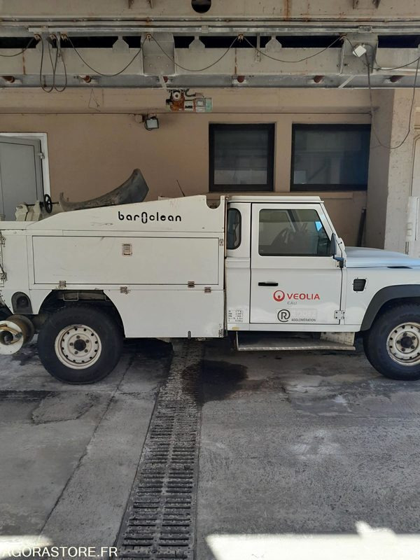 Camion hydrocureur LAND ROVER Defender - 2014 / 142 462 KM - Pickup truck: picture 1 Camion hydrocureur LAND ROVER Defender - 2014 / 142 462 KM - Pickup truck: picture 1